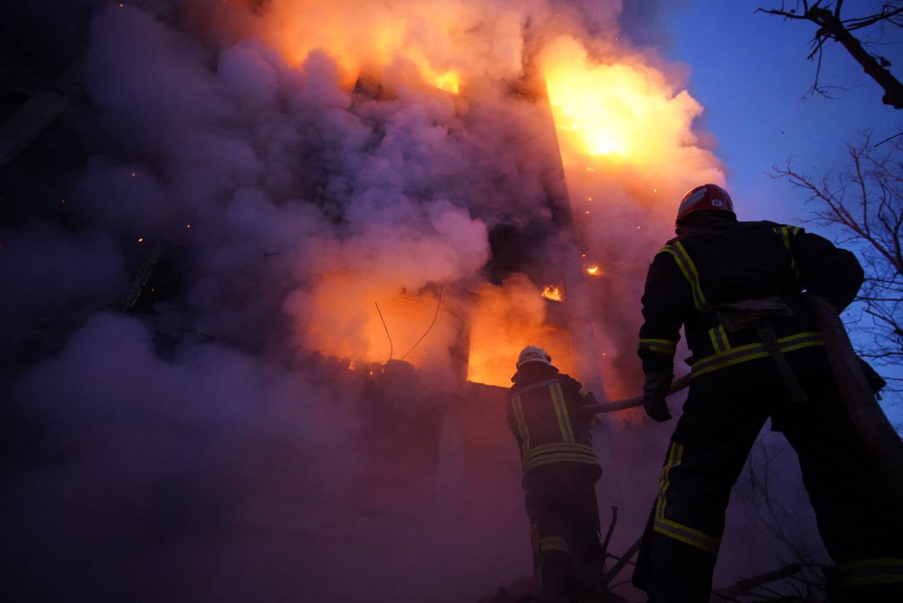 Пожар в доме в Святошинском районе Киева. Фото телеграм-канал МВД Украины