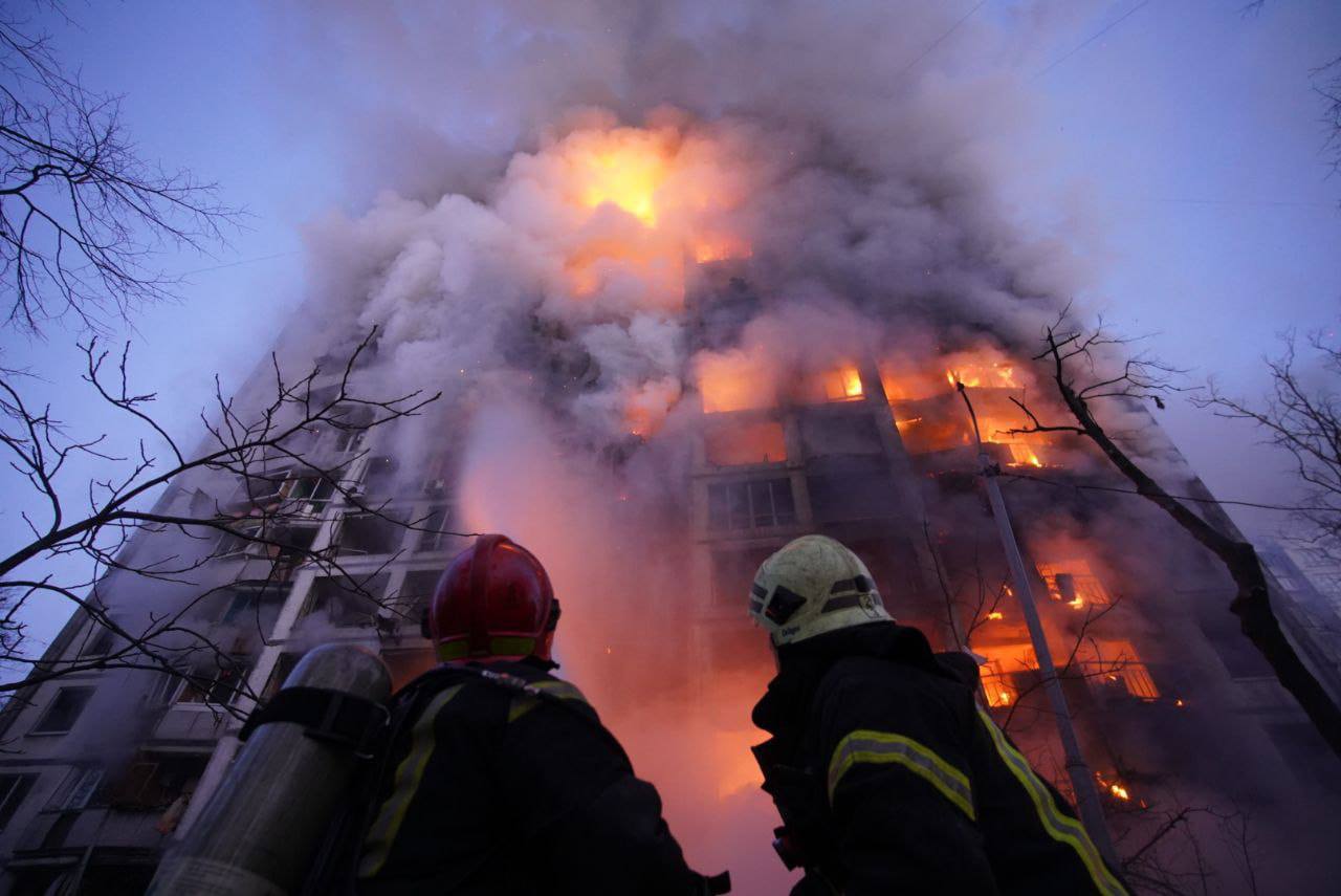Пожар в доме в Святошинском районе Киева. Фото телеграм-канал МВД Украины
