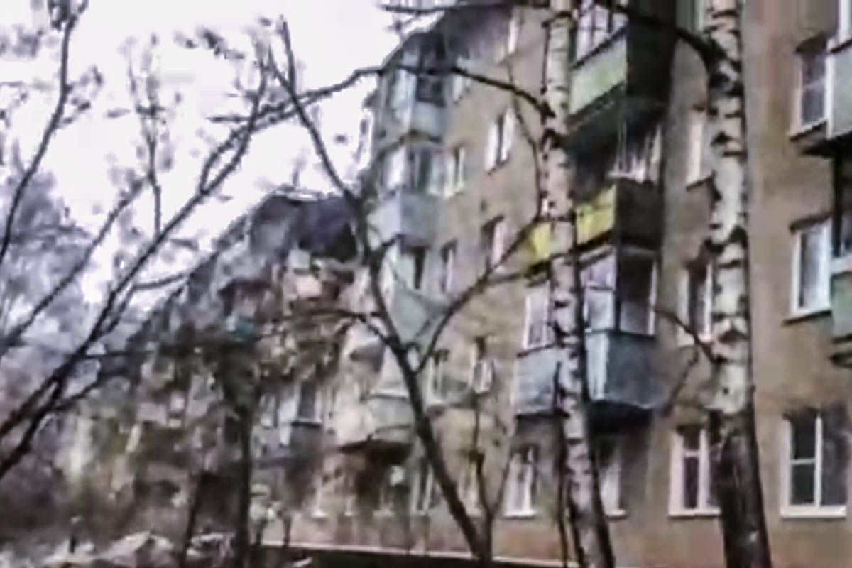 Дом в Ступино после взрыва газа. Скриншот из видео РИА Новости.