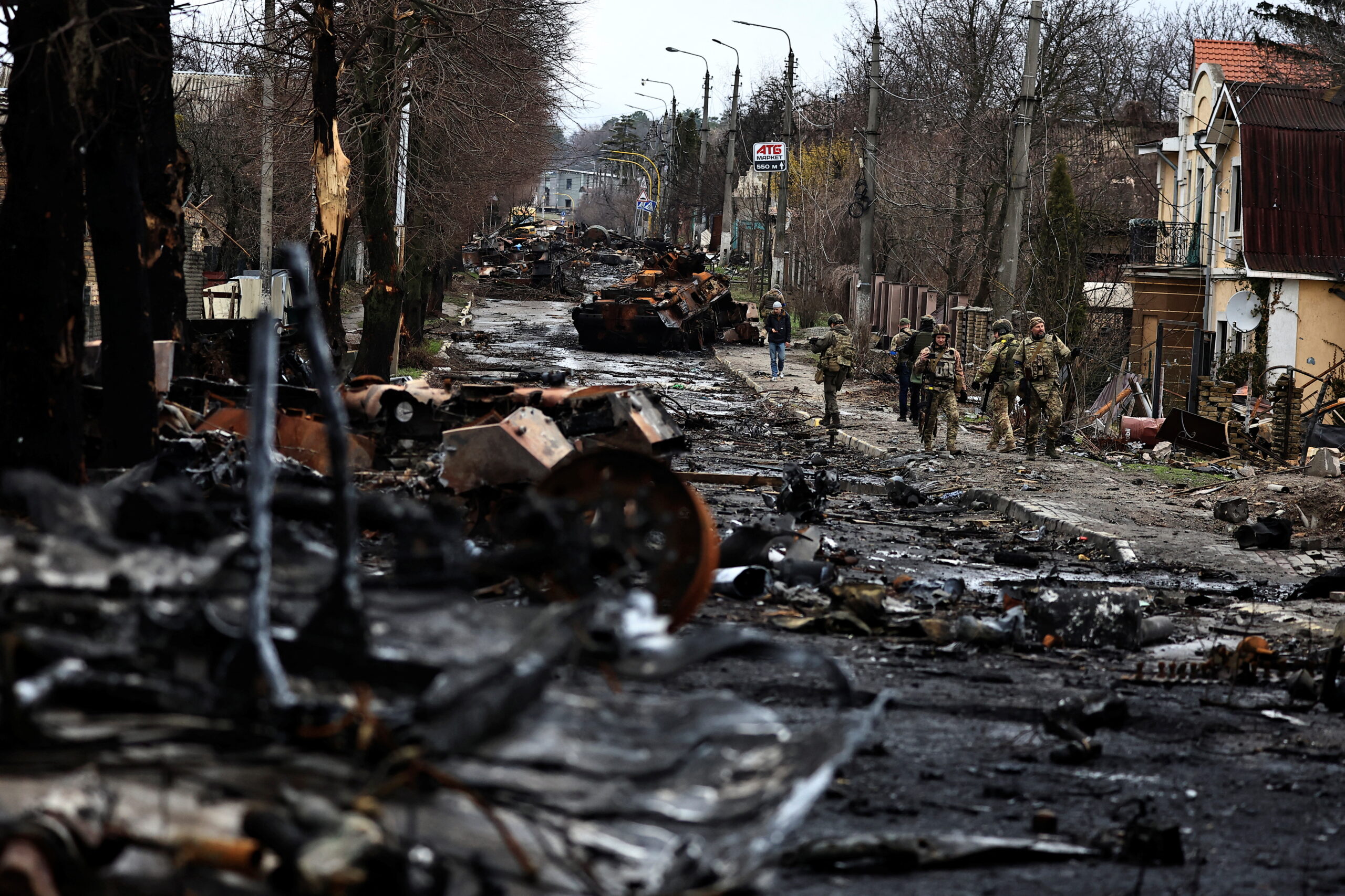 Украинские военные в городе Буча. 2 апреля 2022. Фото Zohra Bensemra/REUTERS/Scanpix/LETA