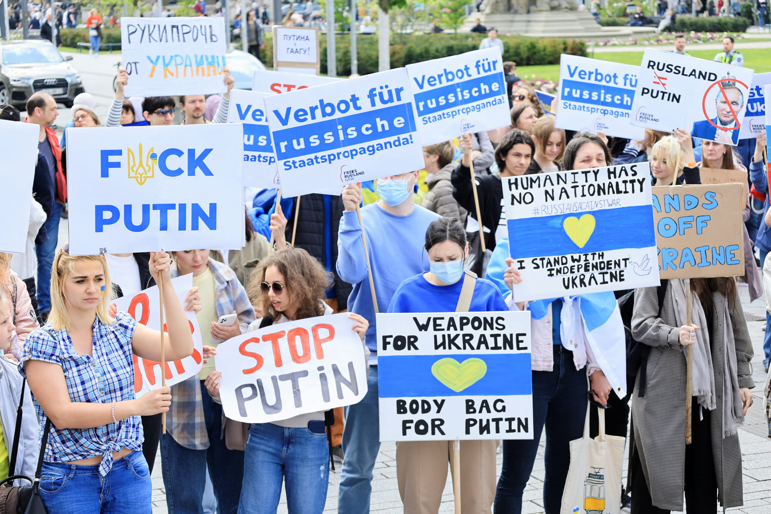 Антивоенный митинг «Русские против войны» в Дюссельдорфе. Германия. 23 апреля 2022 года. Фото REUTERS/Wolfgang Rattay/Scanpix/LETA