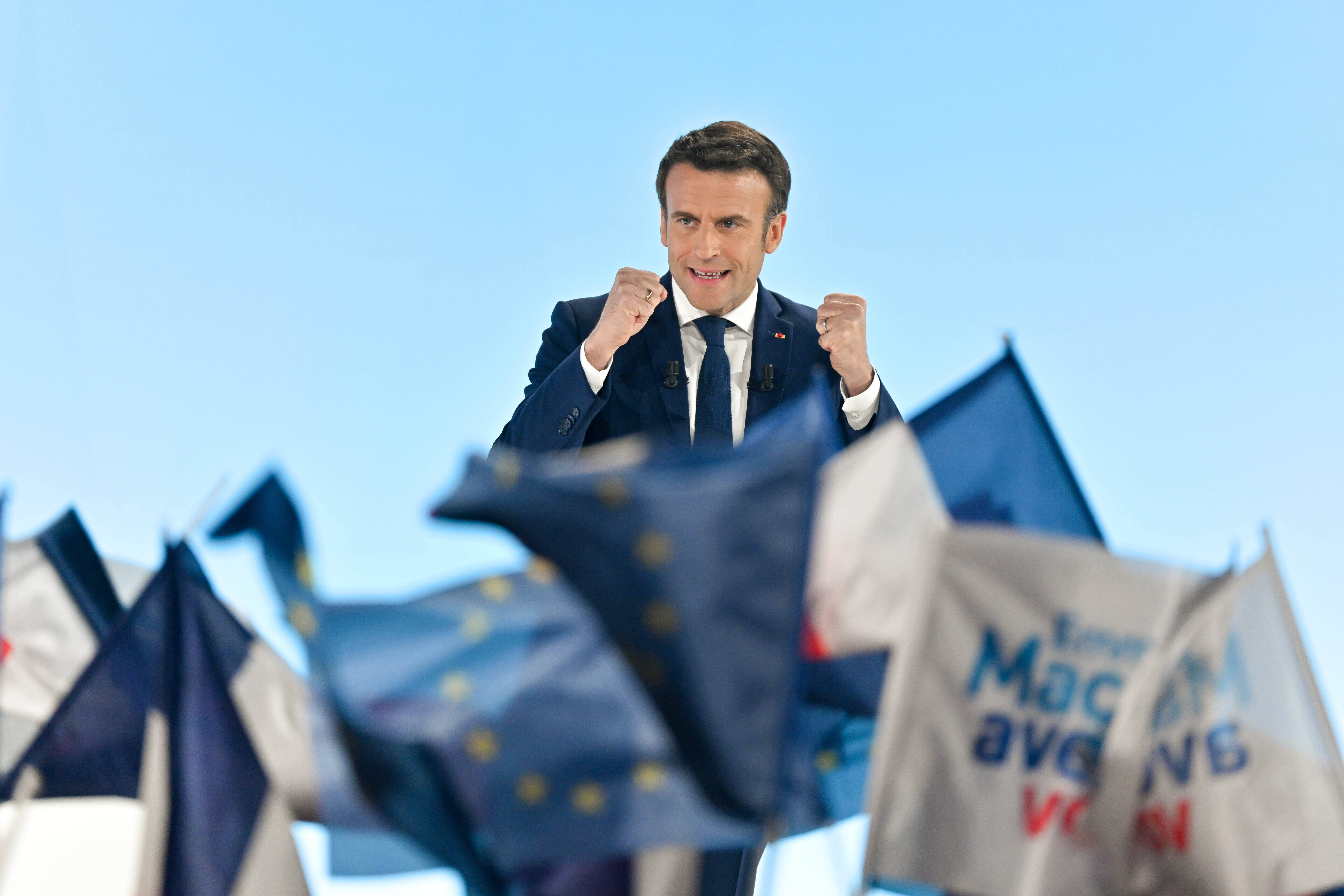 Выступление Эммануэля Макрона после подведения итогов первого тура выборов перед своими сторонниками. Париж. 10 апреля 2022 года. Фото LionelUrman/Panoramic/Scanpix/LETA 