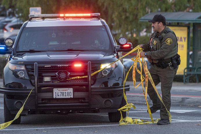 Полиция на месте стрельбы в церкви в городе Лагуна Вудс в Калифорнии 16 мая 2022 года. Фото AP/Scanpix/LETA
