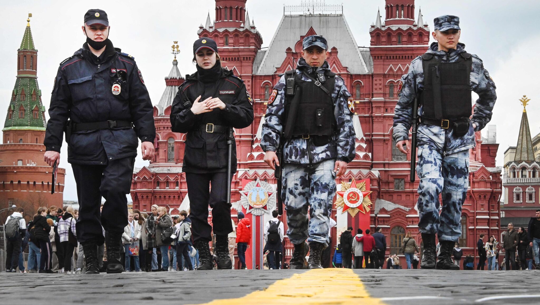 Наряд полиции на Красной площади в Москве. Фото Alexander NEMENOV/AFP/Scanpix/LETA