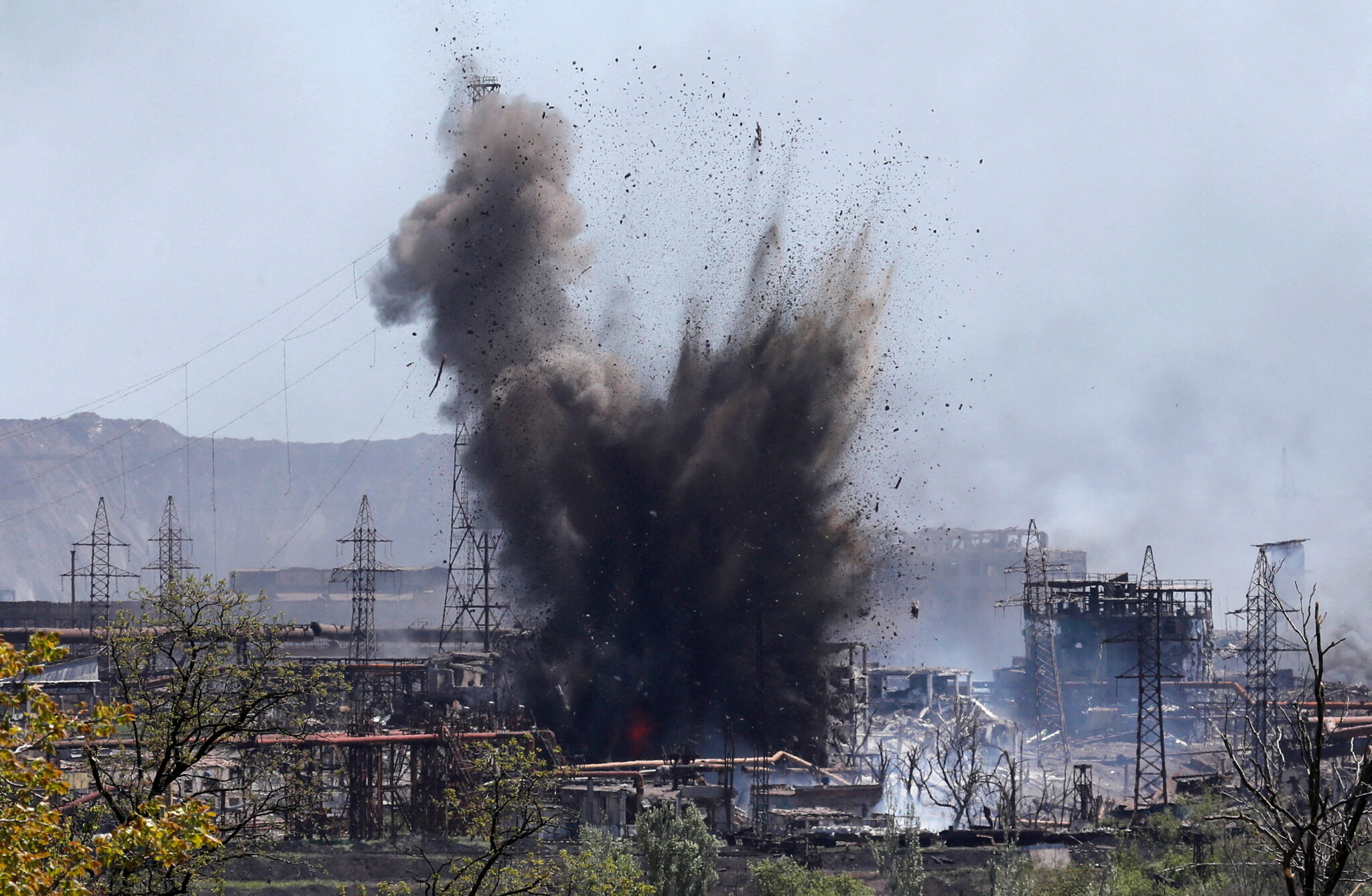 Взрыв на "Азовстали" 11 мая. Фото Alexander Ermochenko/Reuters/Scanpix/Leta.