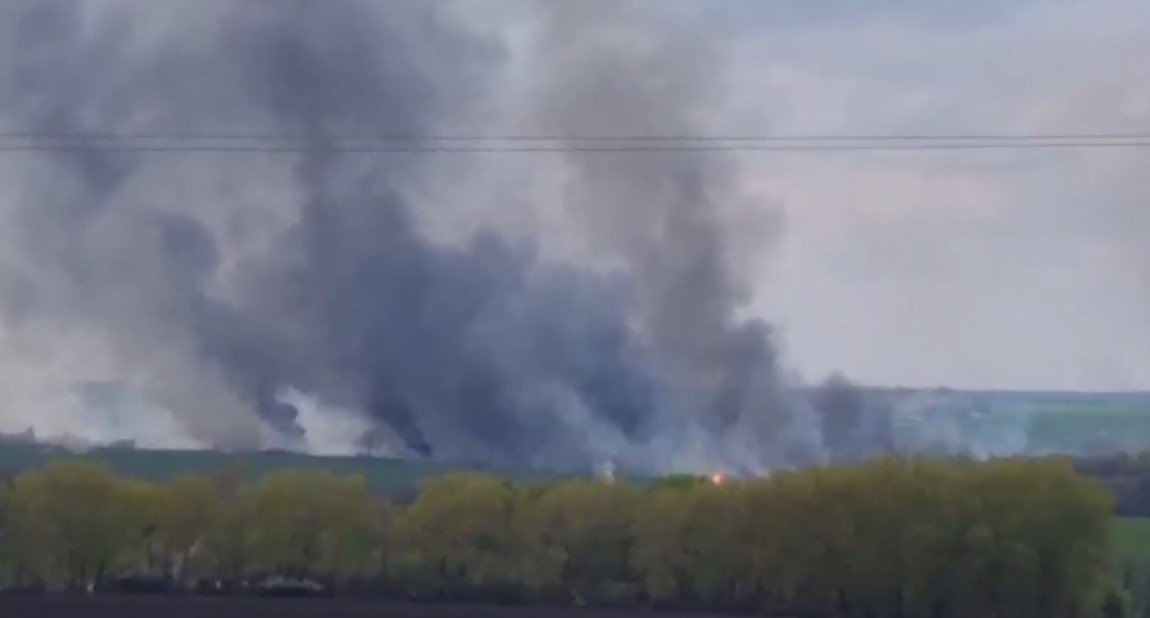 Пожар на объекте Минобороны РФ в Белгородской области. 1 мая 2022 года. Скриншот видео «7х7»
