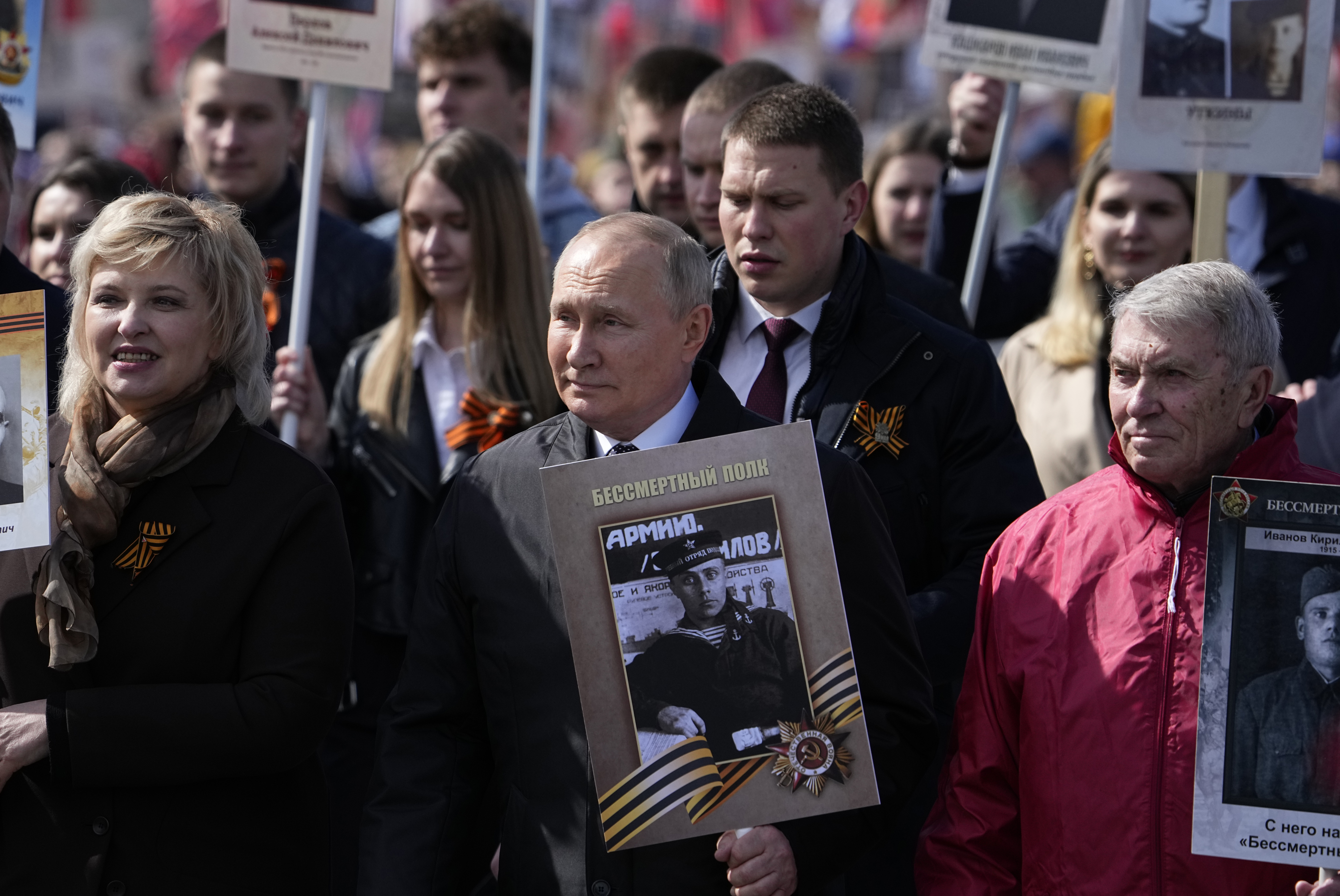 Владимир Путин во время шествия "Бессмертного полка" в Москве, 9 мая 2022 года. Фото Alexander Zemlianichenko/AP photo/Scanpix/Leta.