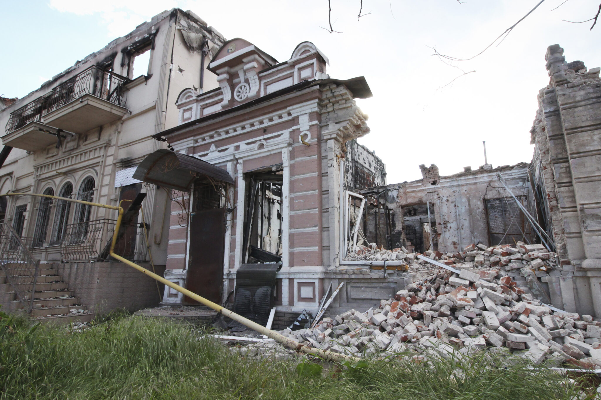 Уничтоженное здание в Мариуполе. AP/Scanpix/LETA