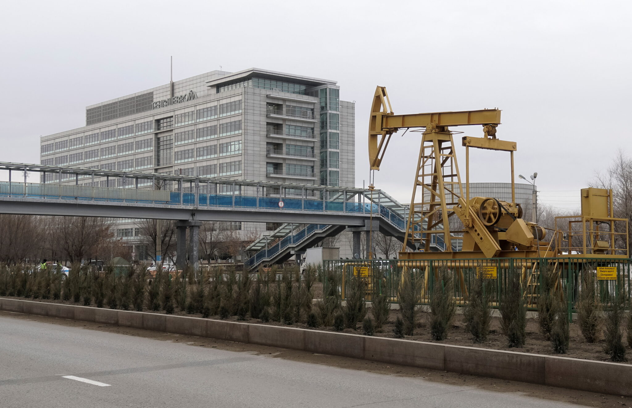 Инсталляция нефтяной вышке в западном Казахстане. Фото REUTERS/File Photo/Scanpix/LETA
