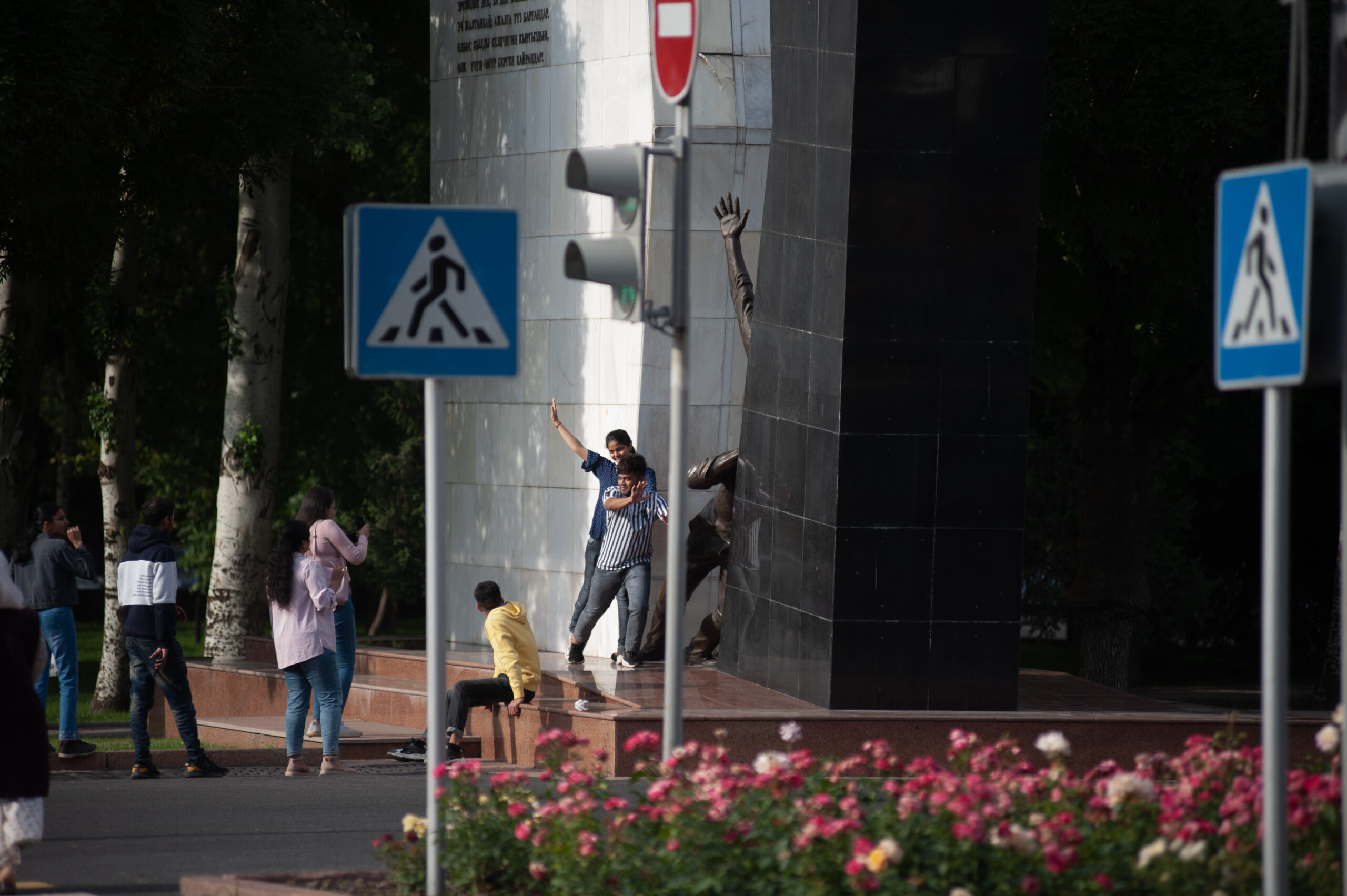 Бишкек - космополитичный город, в центре полно иностранцев, особенно много молодых людей из Индии и Пакистана, большинство из которых студенты-медики. Фото Константин Саломатин для Spektr.press