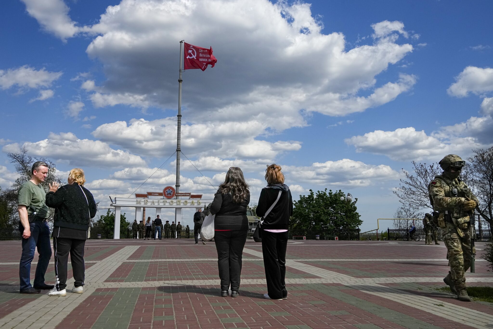 Центральная площадь в оккупированном Мелитополе. Фото Александр Земляниченко / AP / Scanpix / LETA.