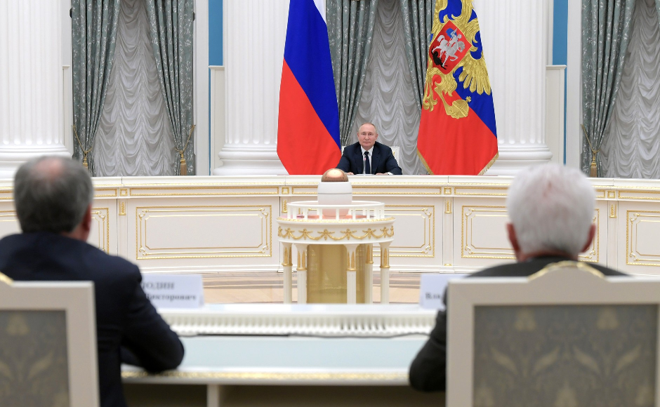 Владимир Путин на встрече с лидерами фракций в Госдуме 07 июля 2022 года. Фото пресс-службы Кремля.