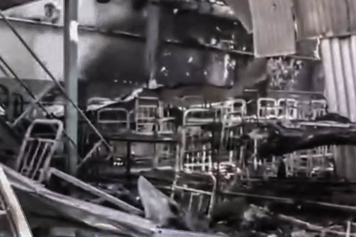 Последствия обстрела изолятора в Еленовке. Скриншот из видео телеканала «Россия».