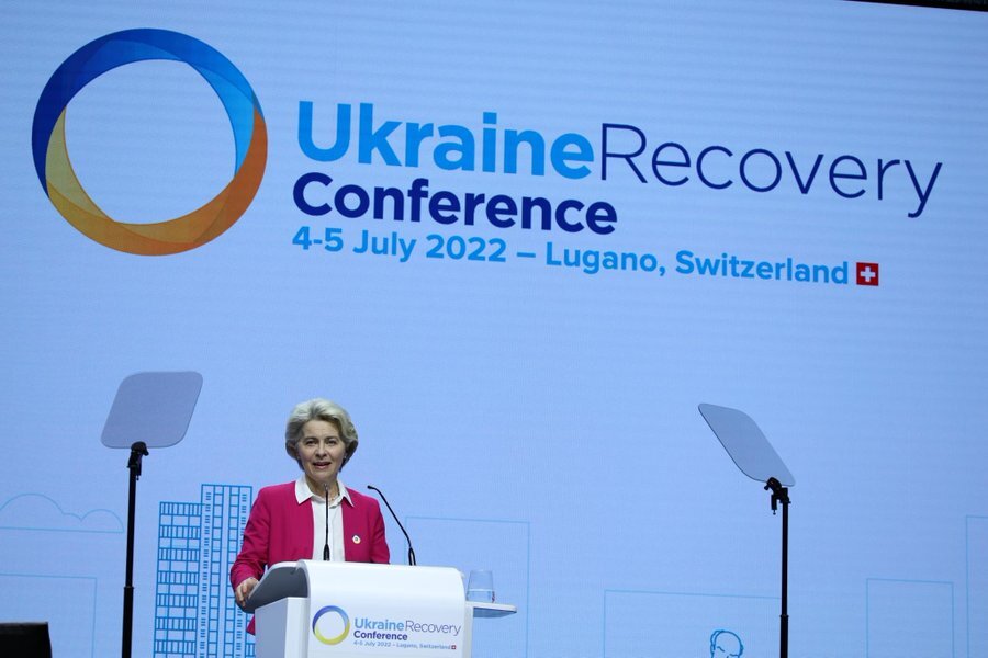Урсула фон дер Ляйен на конференции по восстановлению Украины в Лугано. Фото из ее твиттера.
