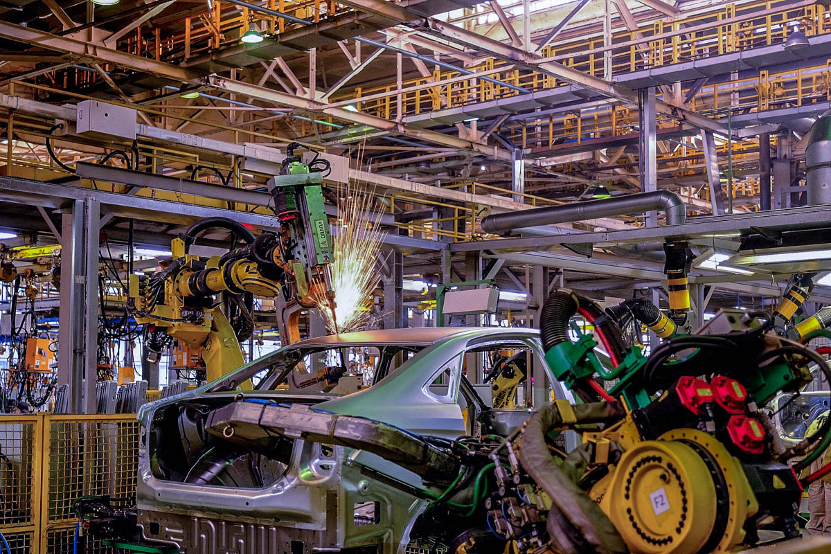 Цех на заводе «Лада Ижевск». Фото: Вячеслав Бухаров, CC BY-SA 4.0, Википедия.