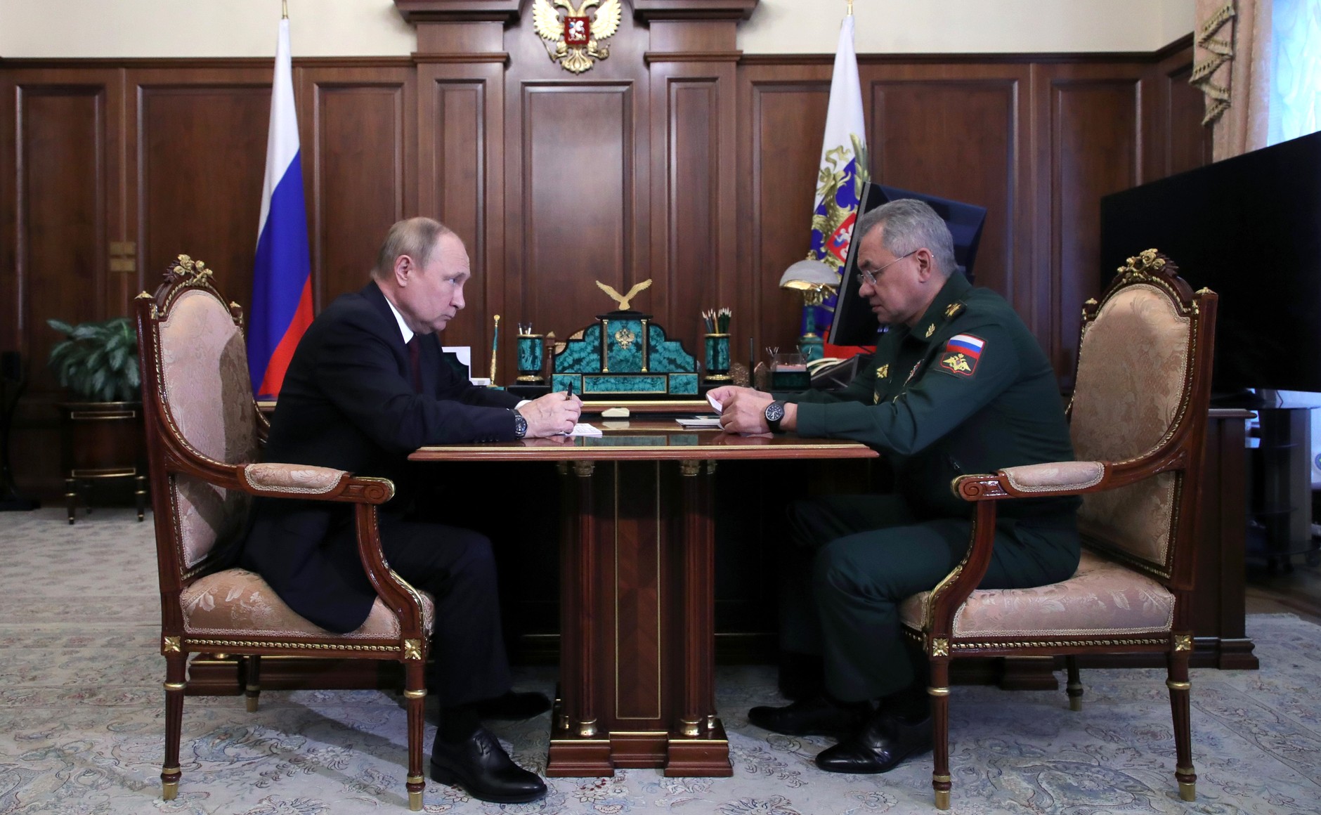 Владимир Путин и Сергей Шойгу. Фото kremlin.ru