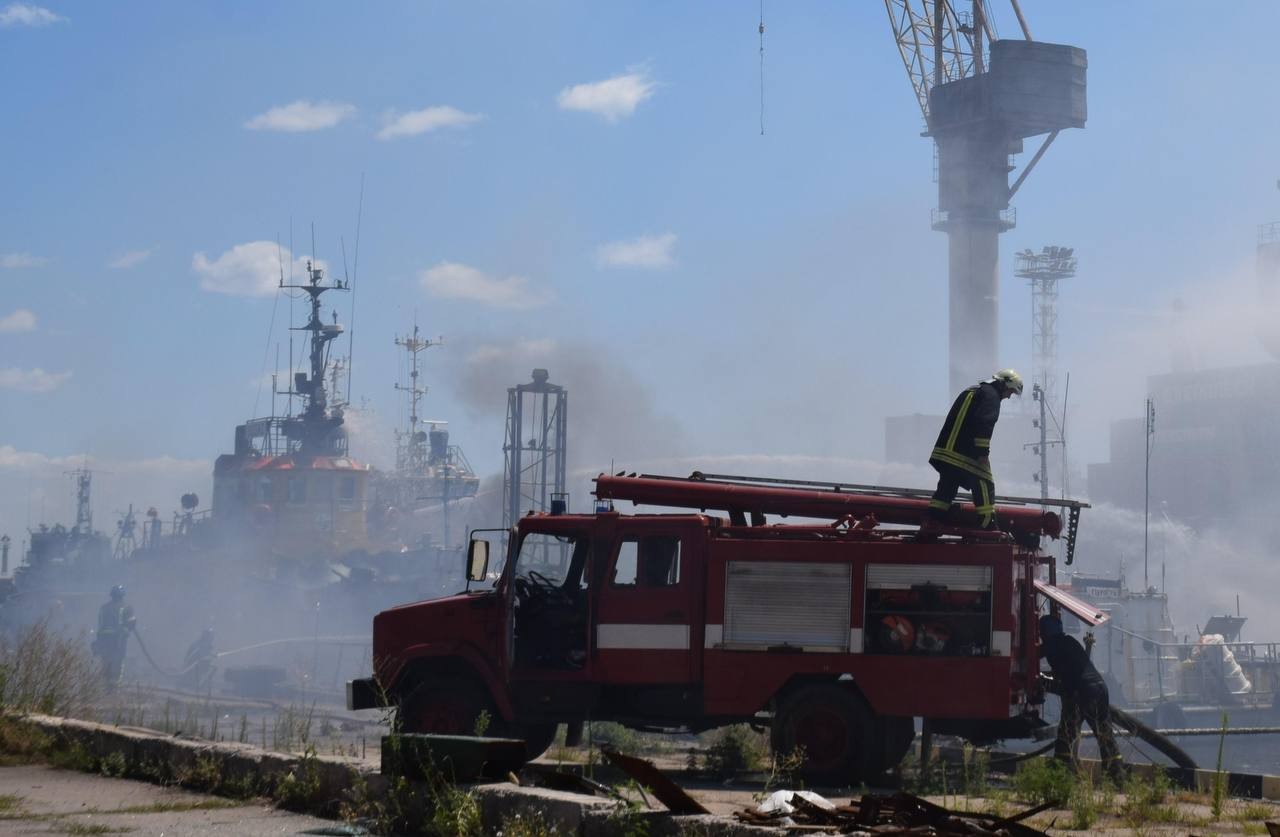 Последствия удара по порту Одессы 23 июля 2022 года. Фото пресс-службы администрации Одессы.