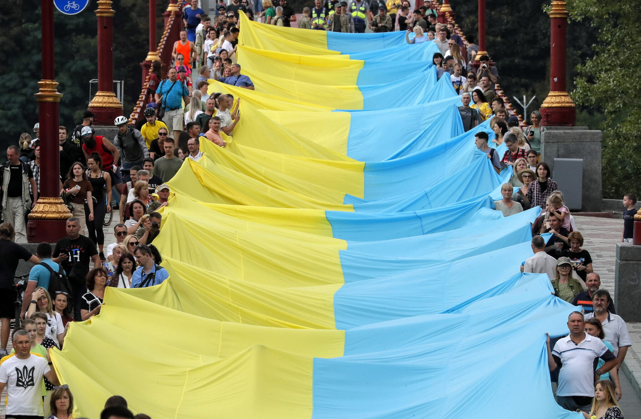 Художественная акция в Киеве, посвященная единству Украины, 28 августа 2022 года. Фото EPA/SERGEY DOLZHENKO/Scanpix/LETA