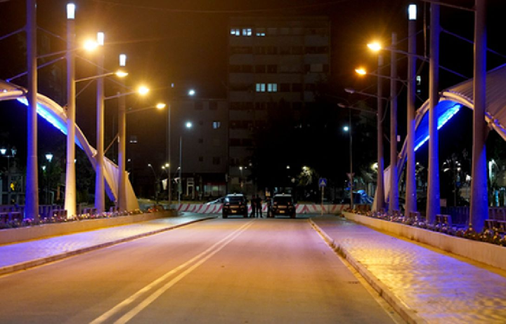 Перекрытый властями Косова мост на границе с Сербией. Фото DPA/Picture-alliance/Scanpix/LETA
