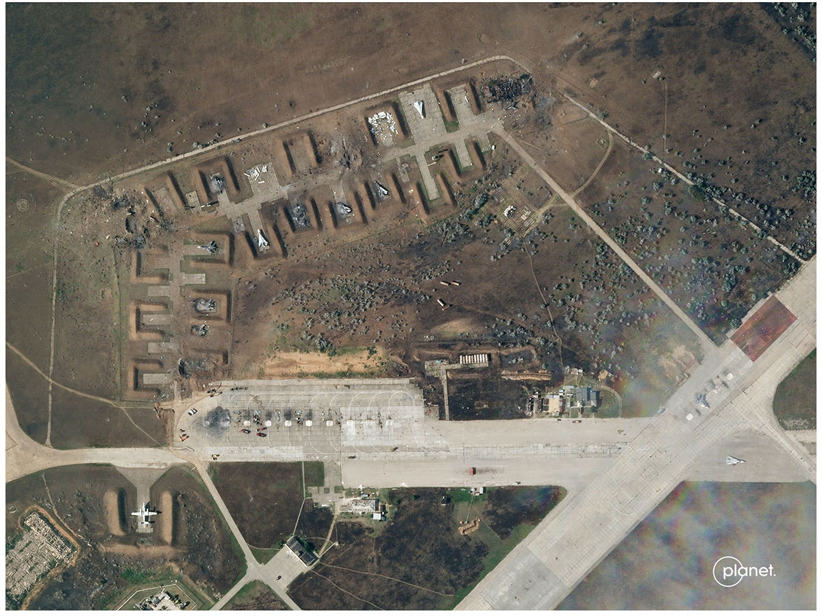 Спутниковый снимок авиабазы Саки 10 августа 2022. Фото Planet Labs PBC/AP/Scanpix/Leta