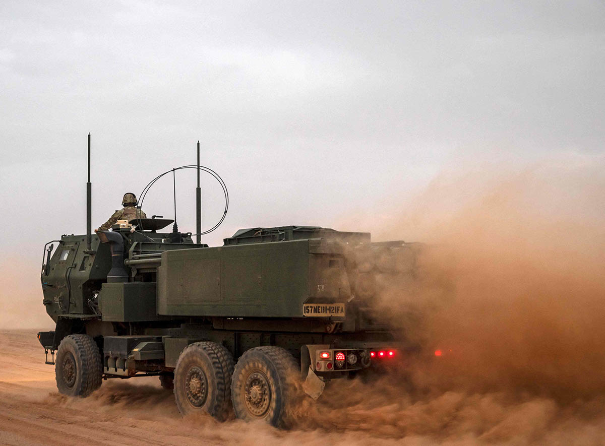Американская пусковая установка M142 (HIMARS) в Агадире, южное Марокко. Фото FADEL SENNA/AFP/Scanpix/Leta