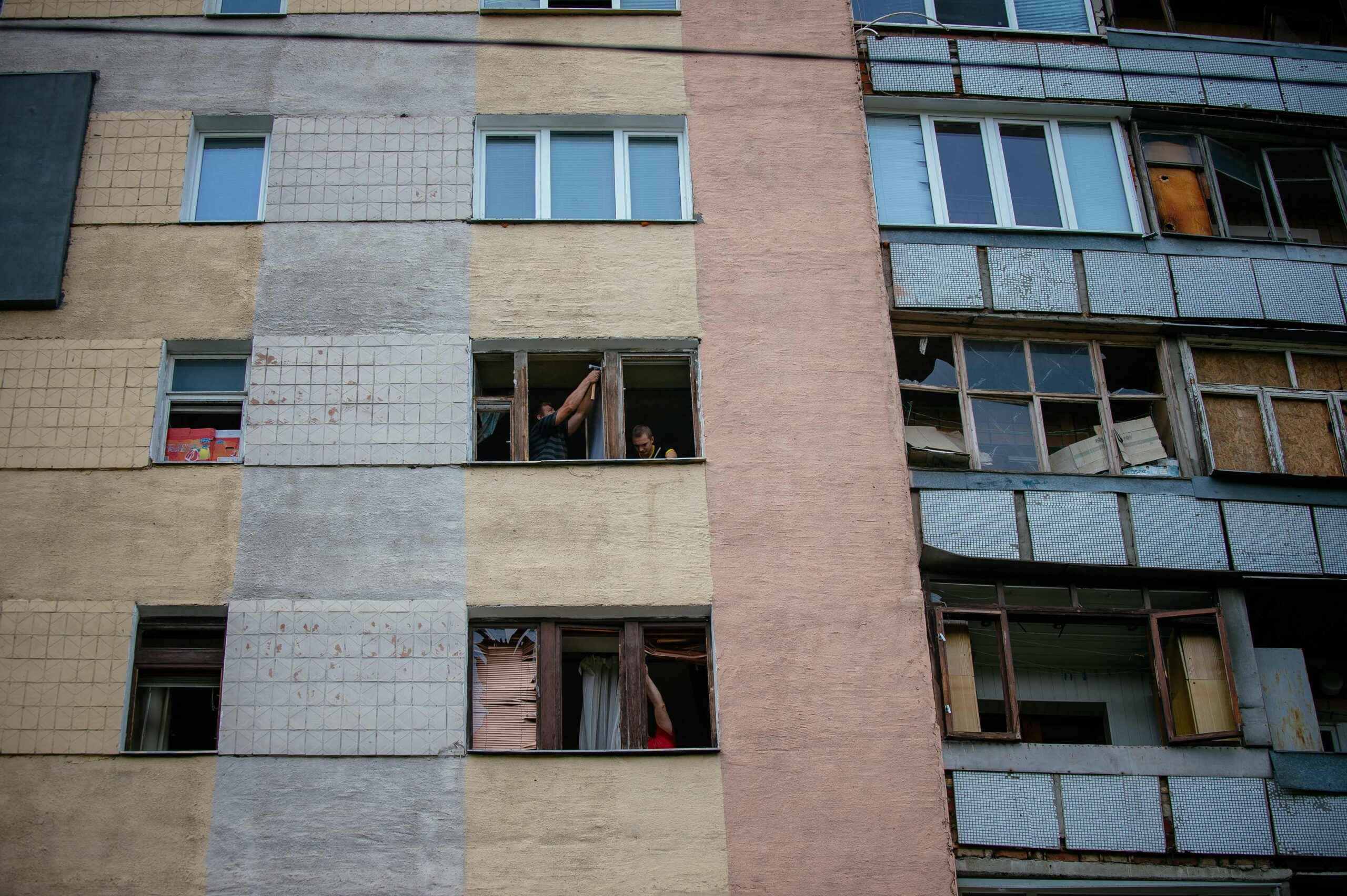 Поврежденное обстрелом здание в Харькове. 13 августа 2022 года. Фото AFP/Scanpix/LETA