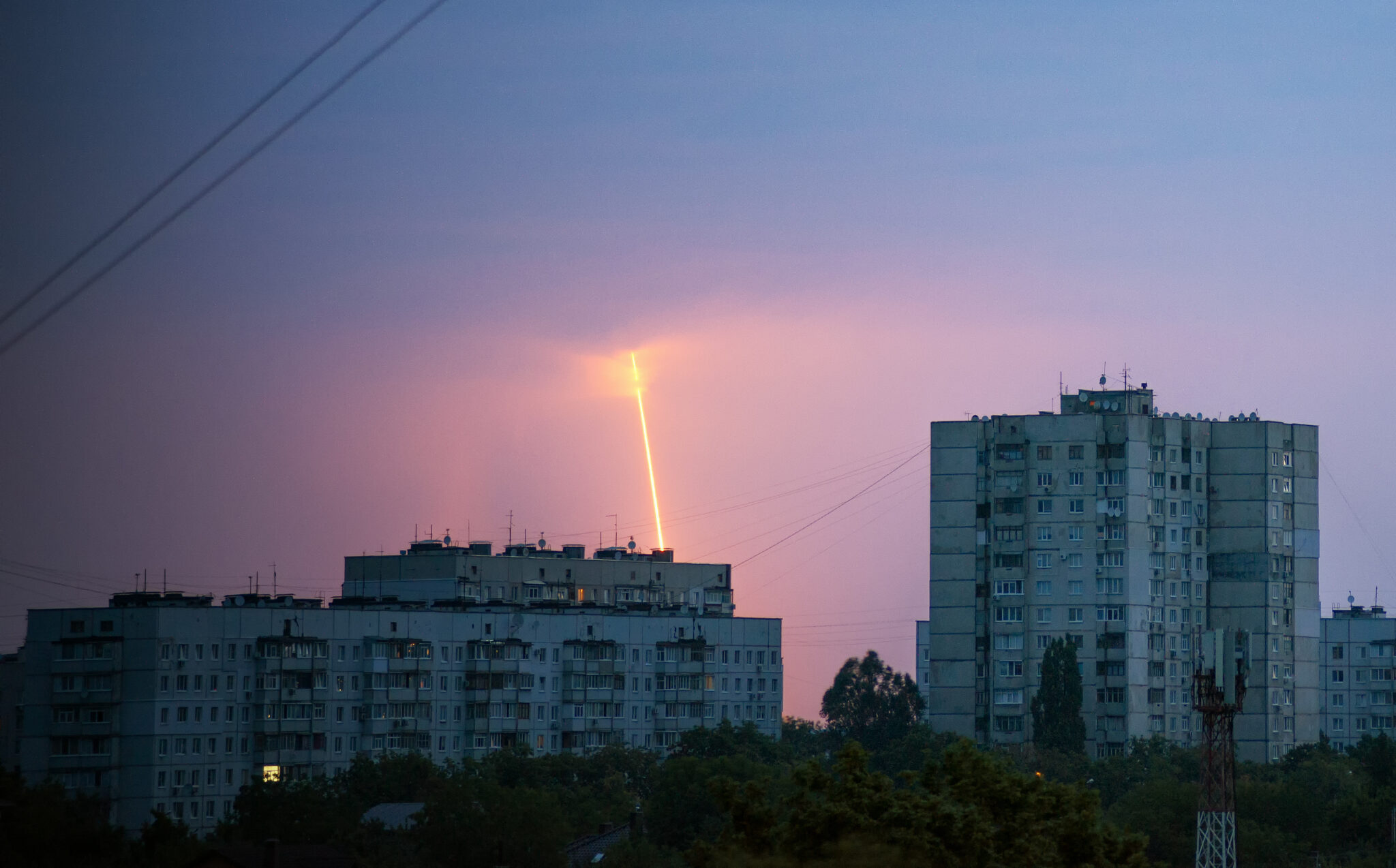 Пуск ракеты по Харькову со стороны Белгорода. 11 августа 2022 года. Фото AP/Vadim Belikov/Scanpix/LETA
