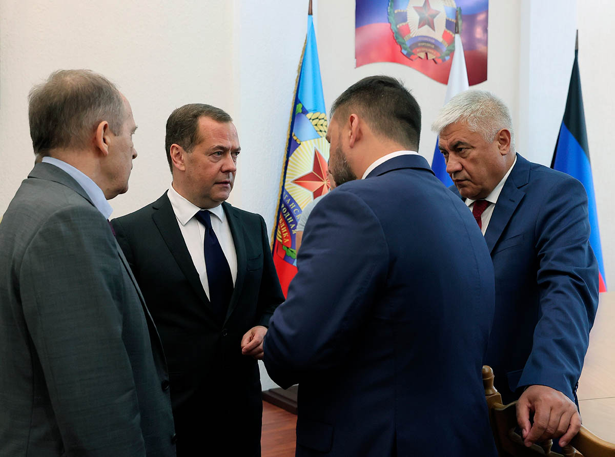 Дмитрий Медведев в самопровозглашенной Луганской Народной Республике, Украина. Фото Sputnik Pool Photo/ AP/Scanpix/Leta