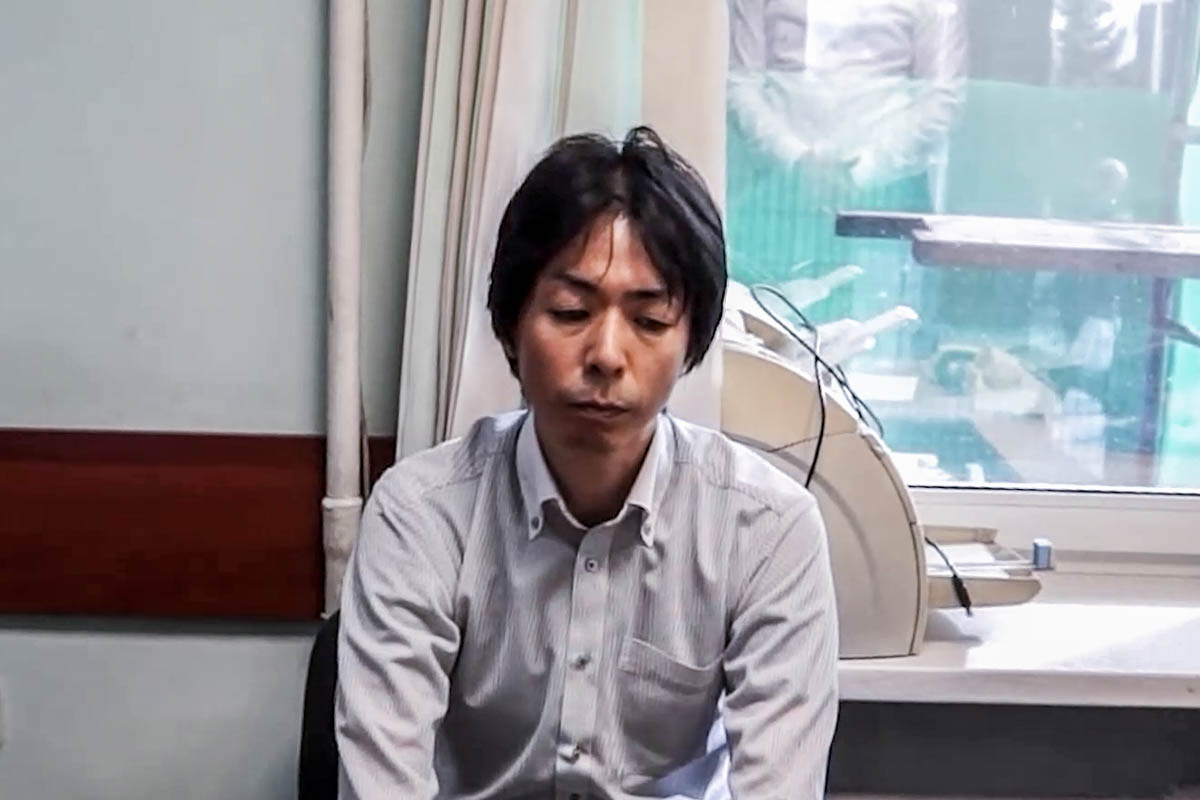 Японский консул Мотоки Тацунори на допросе. Скриншот из видео ЦОС ФСБ.