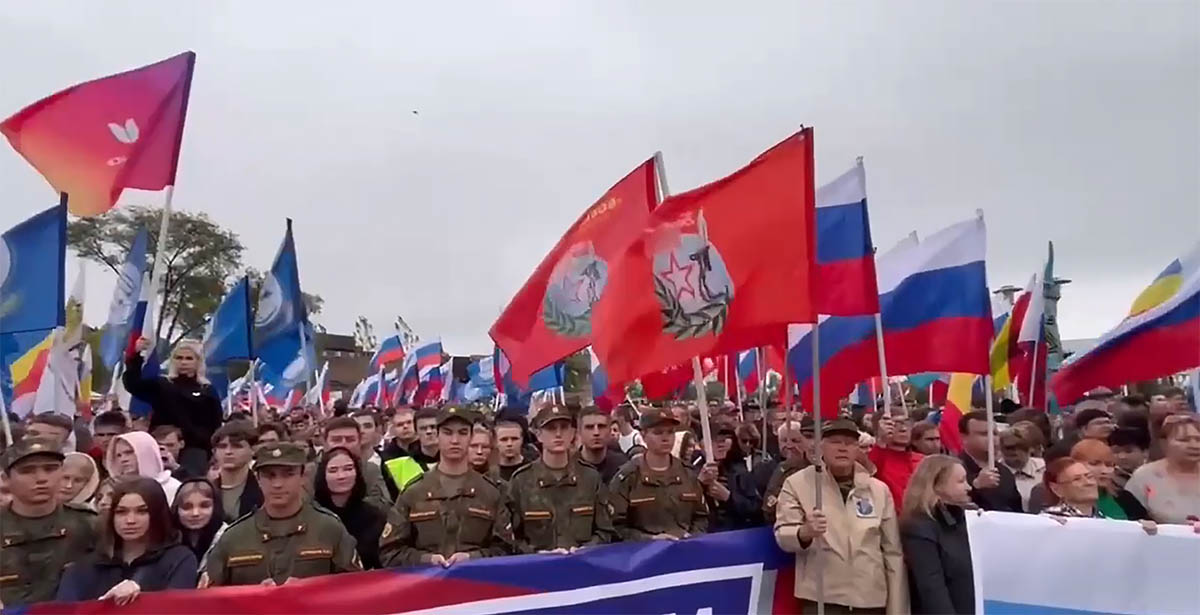 Митинг в поддержку референдума в Ростове. Скриншот видео ГТРК Дон-ТР