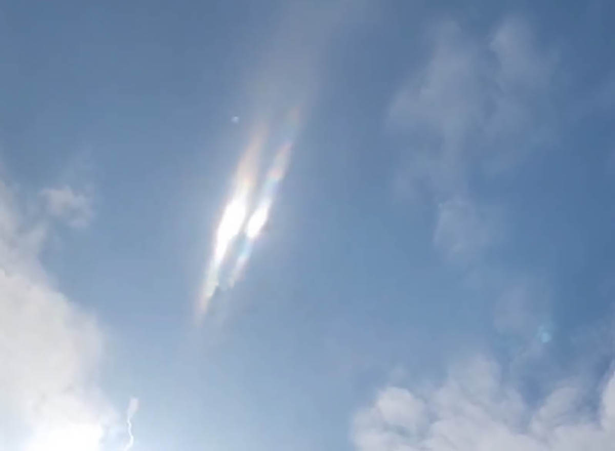 Две ракеты над Белгородом. Скриншот видео Twitter Apocalypto 
