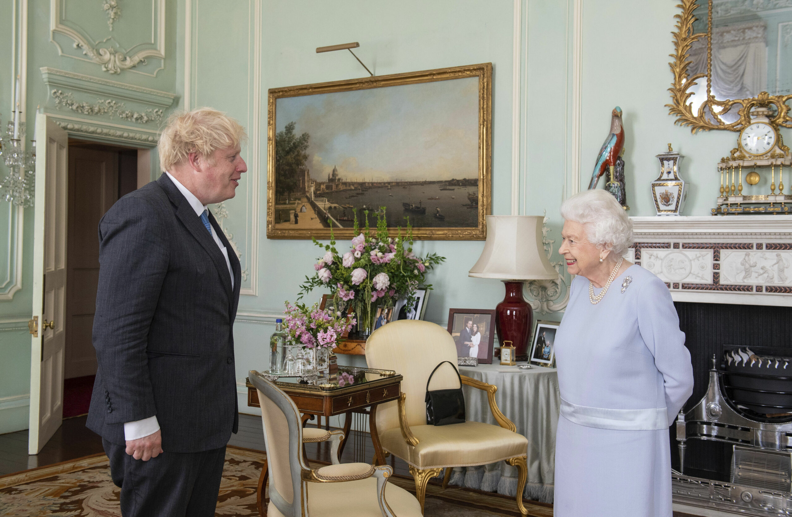 Королева Елизавета II и премьер-министр Борис Джонсон. Фото Dominic Lipinski/AP/Scanpix/Leta