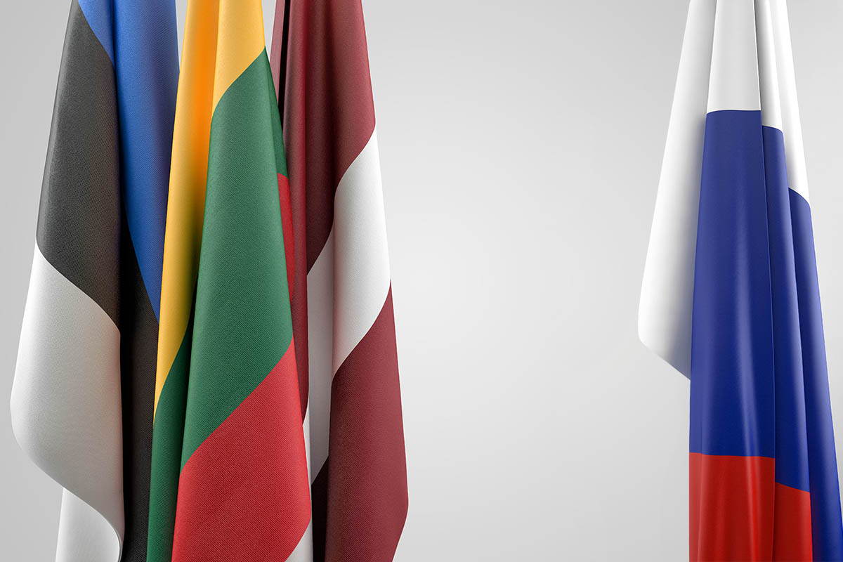 Флаги стран Балтии и России. Иллюстративное фото slon.pics по лицензии Freepik