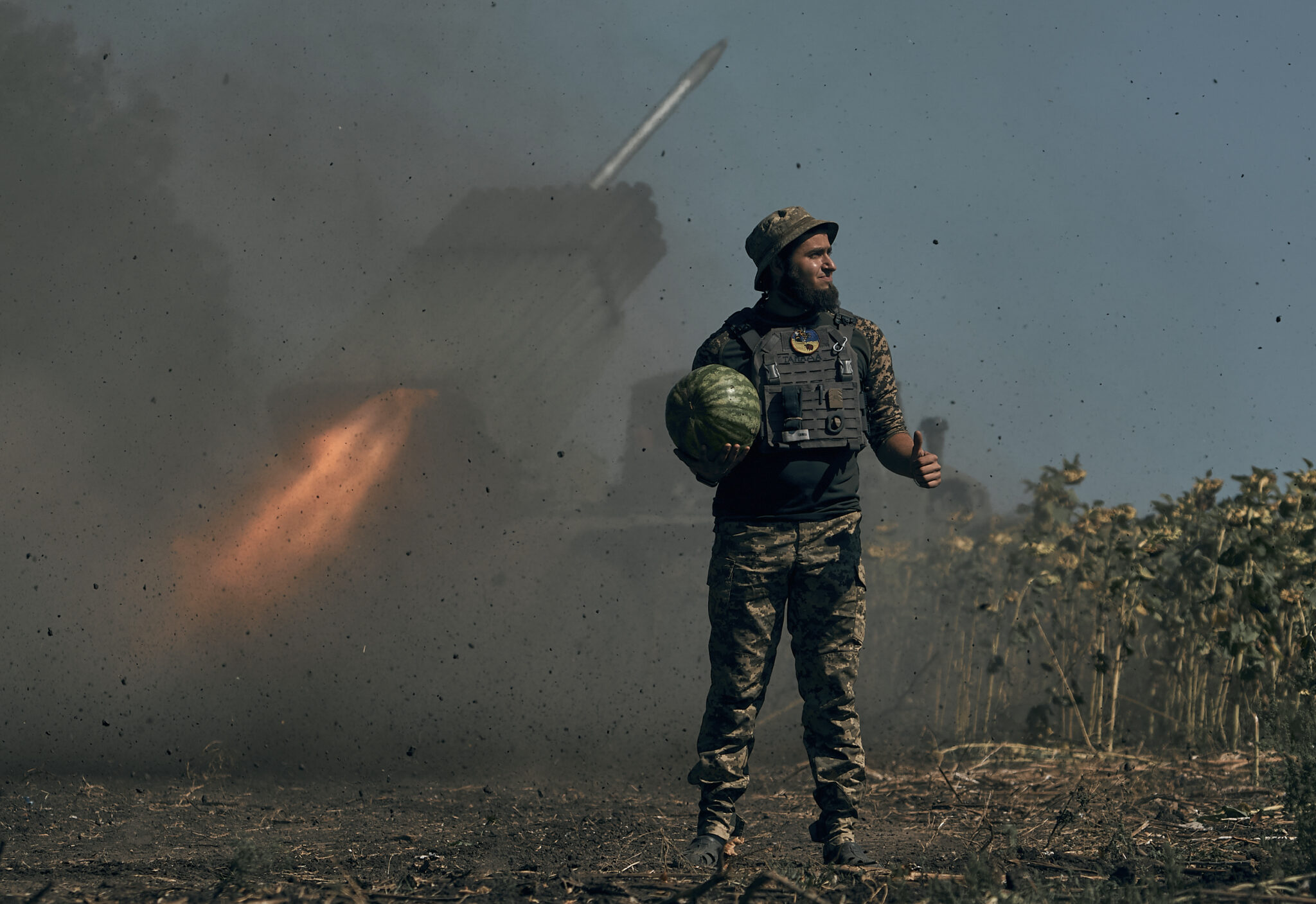 Украинский солдат, неподалеку от линии фронта в Донецкой области. Фото AP Photo/Kostiantyn Liberov/Scanpix/LETA

