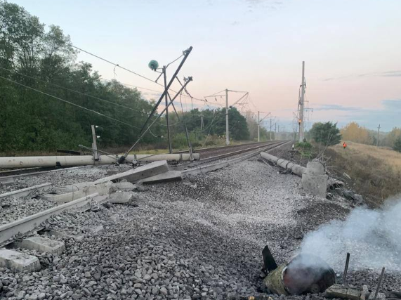 Поврежденный участок железной дороги под Белгородом. Фото из телеграм-канала губернатора региона Вячеслава Гладкова.