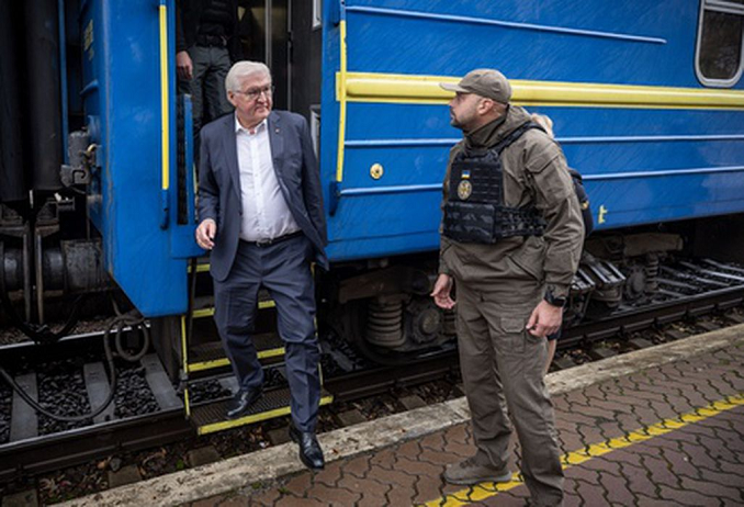 Президент Германии Франк-Вальтер Штайнмайер прибыл в Киев. Фото Michael Kappeler/dpa/Scanpix/LETA
