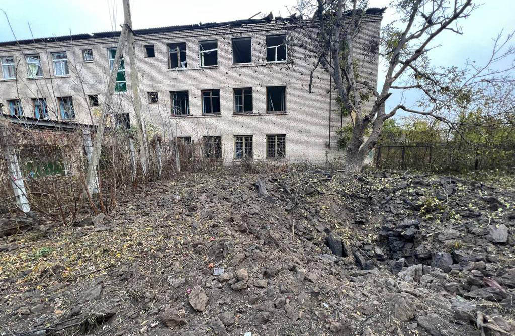 Последствия ракетного удара по территории детской специализированной школы в с. Комишуваха, Запорожская область. Фото tymoshenko_kyrylo/Telegram