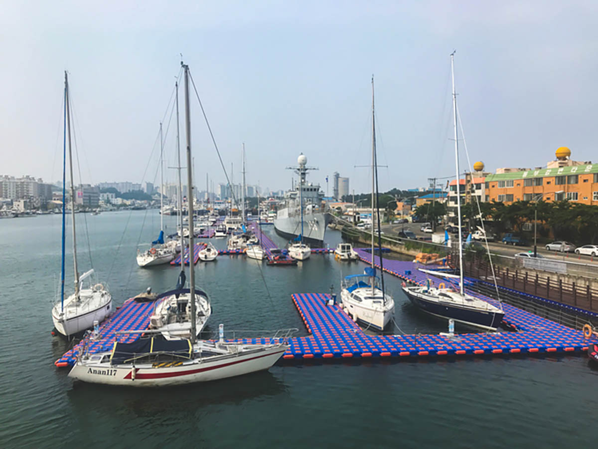 Яхты в порту города Пхохан. Южная Корея. Иллюстративное фото advenshot по лицензии Istockphoto