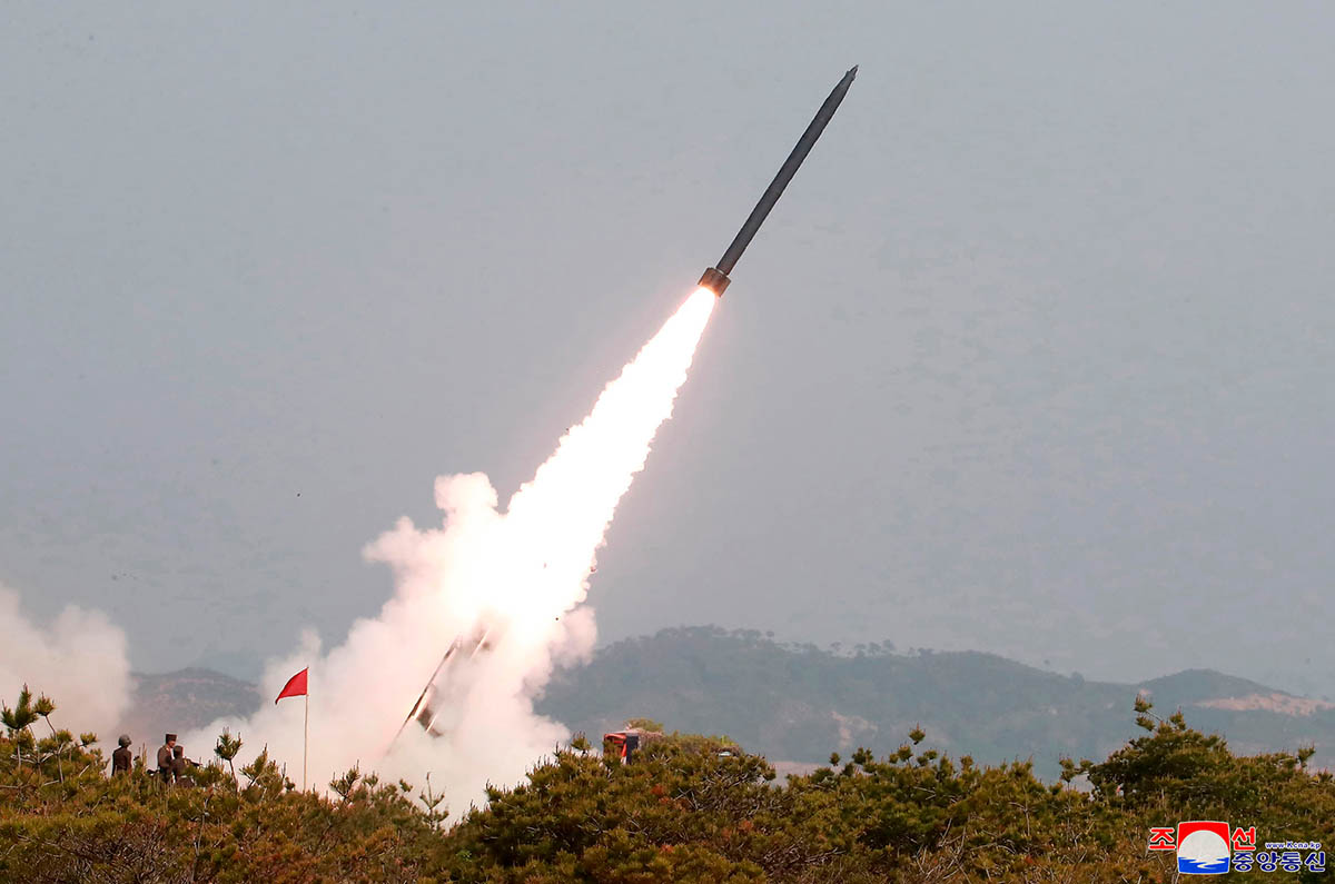 Правительство Северной Кореи показывает испытание систем вооружения. Архивное фото от 4 мая 2019 года. Фото Korean Central News Agency/AP/Scanpix/LETA
