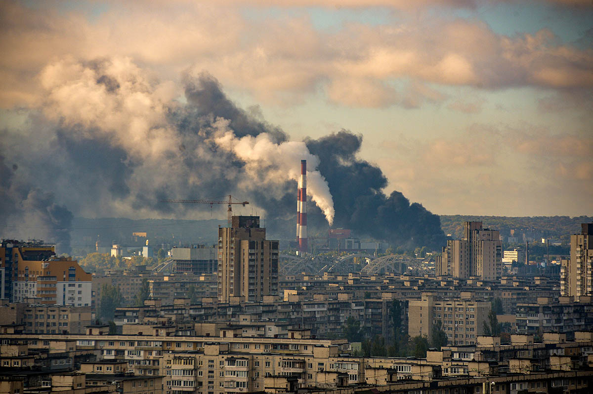 Последствия российских ракетных ударов по центру Киева. 10 октября 2022 года. Фото UKRINFORMAGENCY/SIPA/Scanpix/Leta