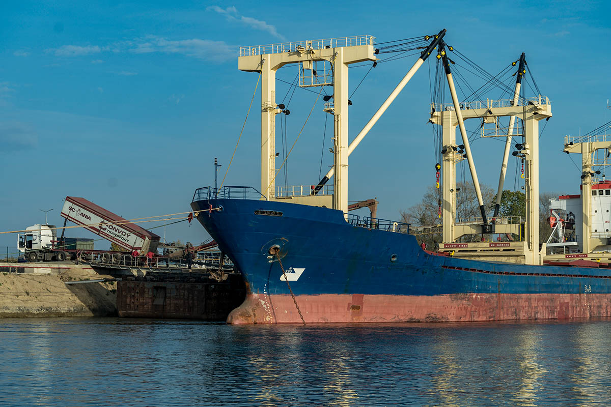 Судно с зерном в Одесском порту, Украина. Фото Celestino Arce Lavin/ZUMA Press Wire/Scanpix/LETA