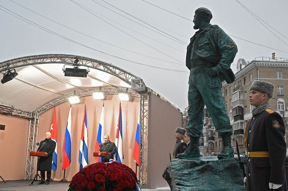 На церемонии открытия памятника Фиделю Кастро в Москве. Фото Sergey Guneev/Sputnik/REUTERS/Scanpix/LETA