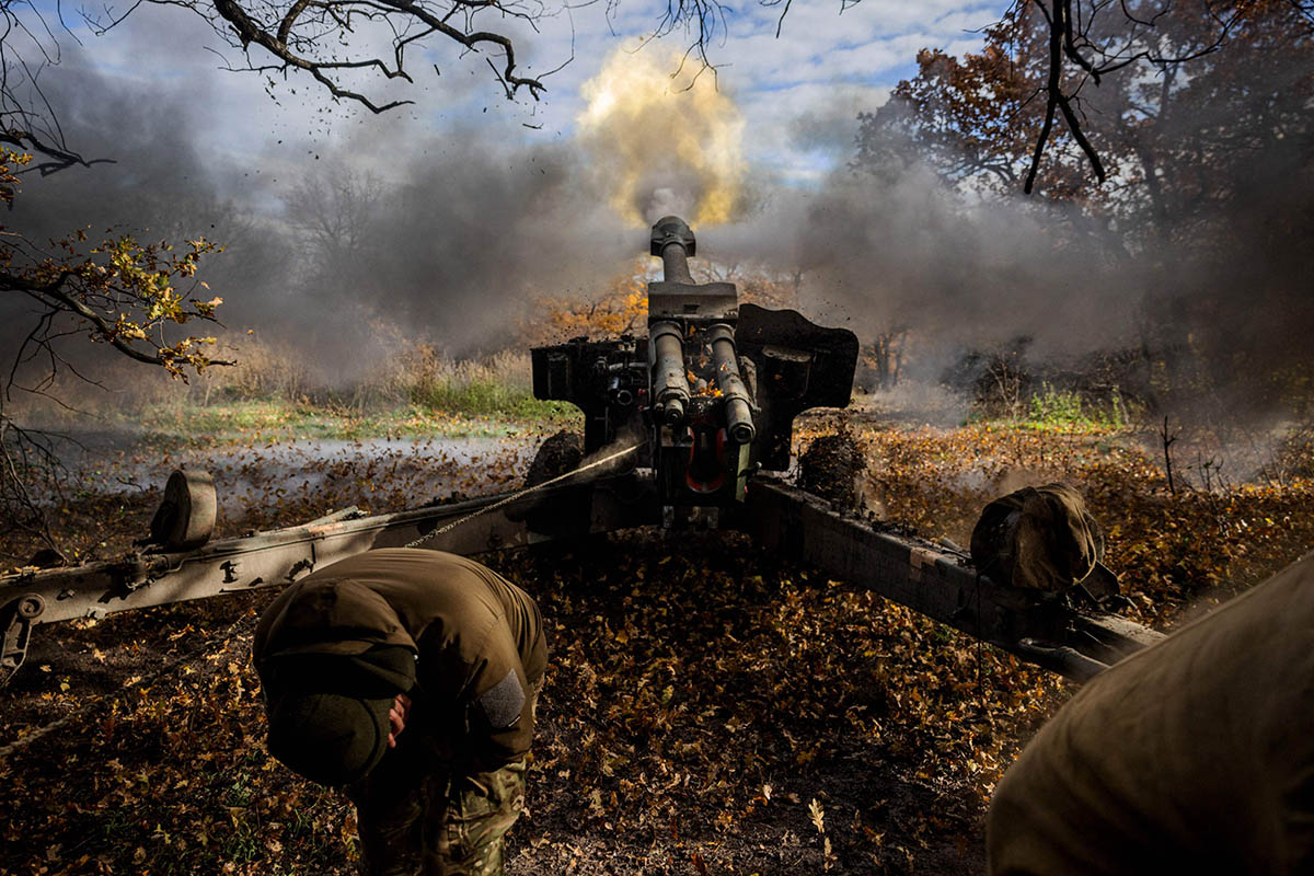 Украинские артиллеристы в Донецкой области на востоке Украины. Фото Dimitar DILKOFF/AFP/Scanpix/LETA
