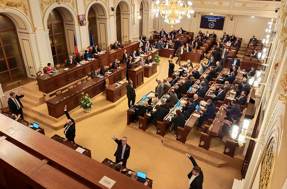 Чешский парламент принимает резолюцию о признании режима в России террористическим. 16 ноября 2022 года. Фото пресс-служба Парламента Чешской Республики