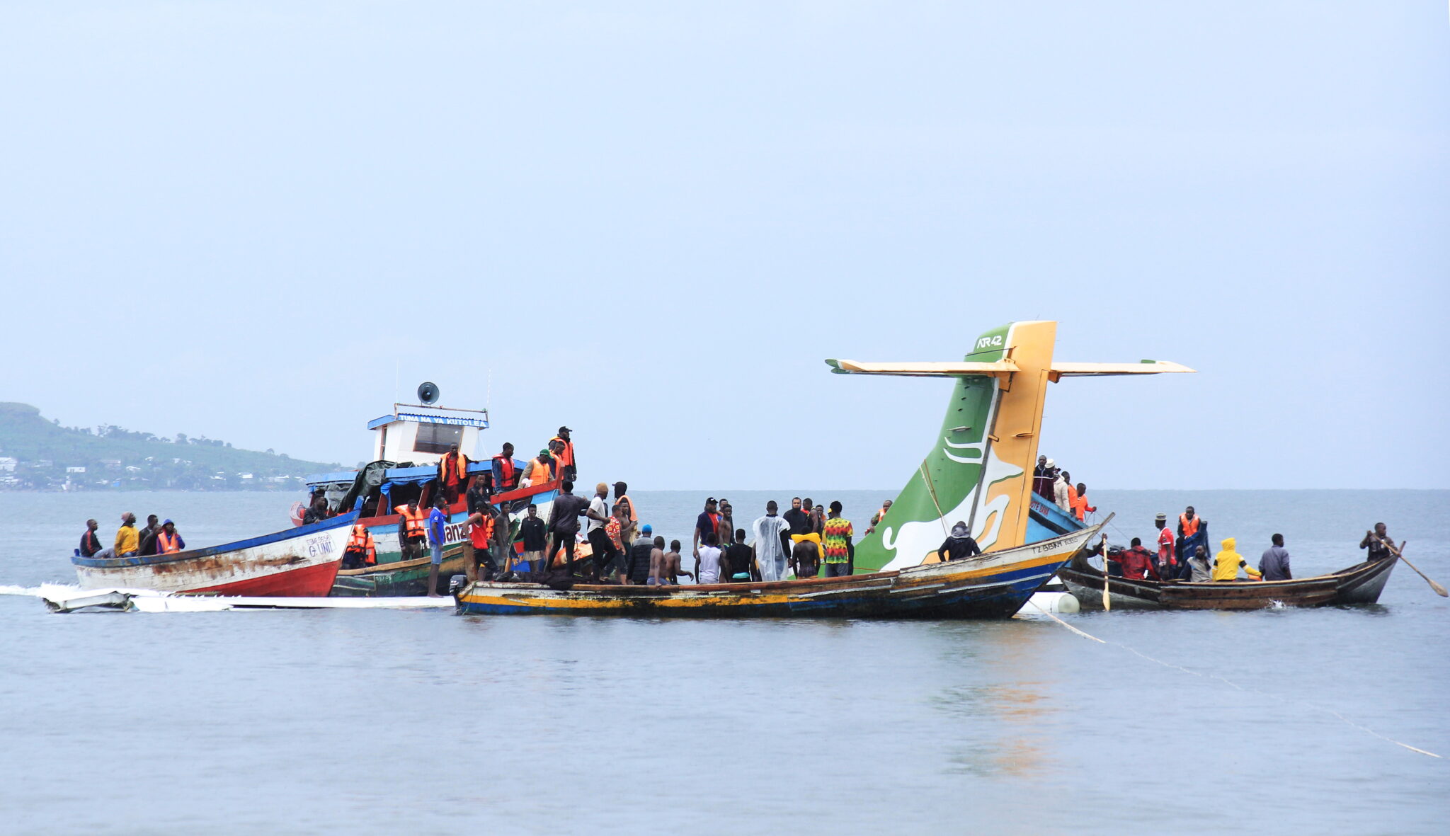 Самолет Precision Air после падения в озеро Виктория в Танзании. Фото EPA/Scanpix/Leta.