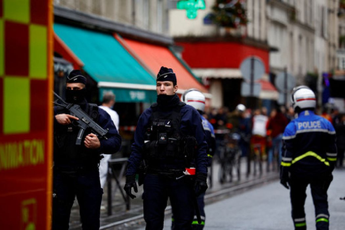 Место стрельбы в Париже 23 декабря 2022 года. Фото Sarah Meyssonnier/Reuters/Scanpix/LETA