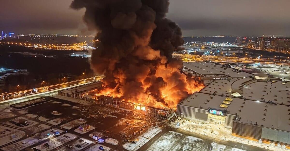 Пожар в торговом центре «Мега Химки», Московская область. 9 декабря 2022 года. Фото DrazaM33/Twitter