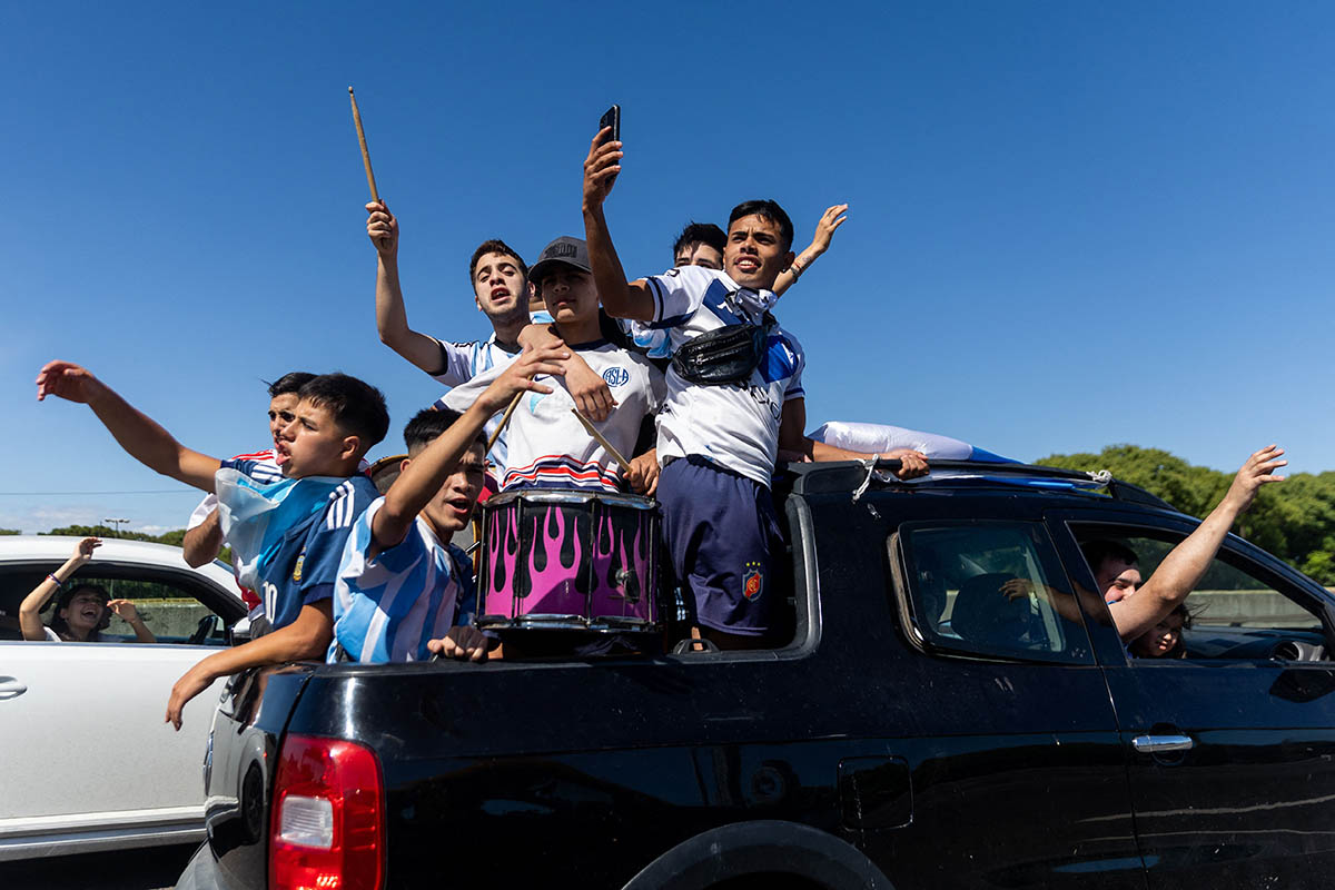 Аргентина празднует победу в чемпионате мира по футболу 2022 года. Буэнос-Айрес, Аргентина. Фото TOMAS CUESTA/AFP/Scanpix/LETA