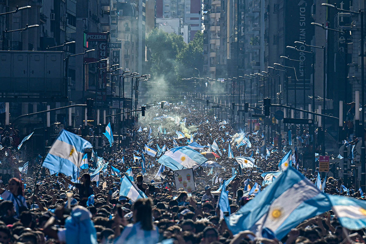 Аргентина празднует победу в чемпионате мира по футболу 2022 года. Буэнос-Айрес, Аргентина. Фото Luis ROBAYO/AFP/Scanpix/LETA