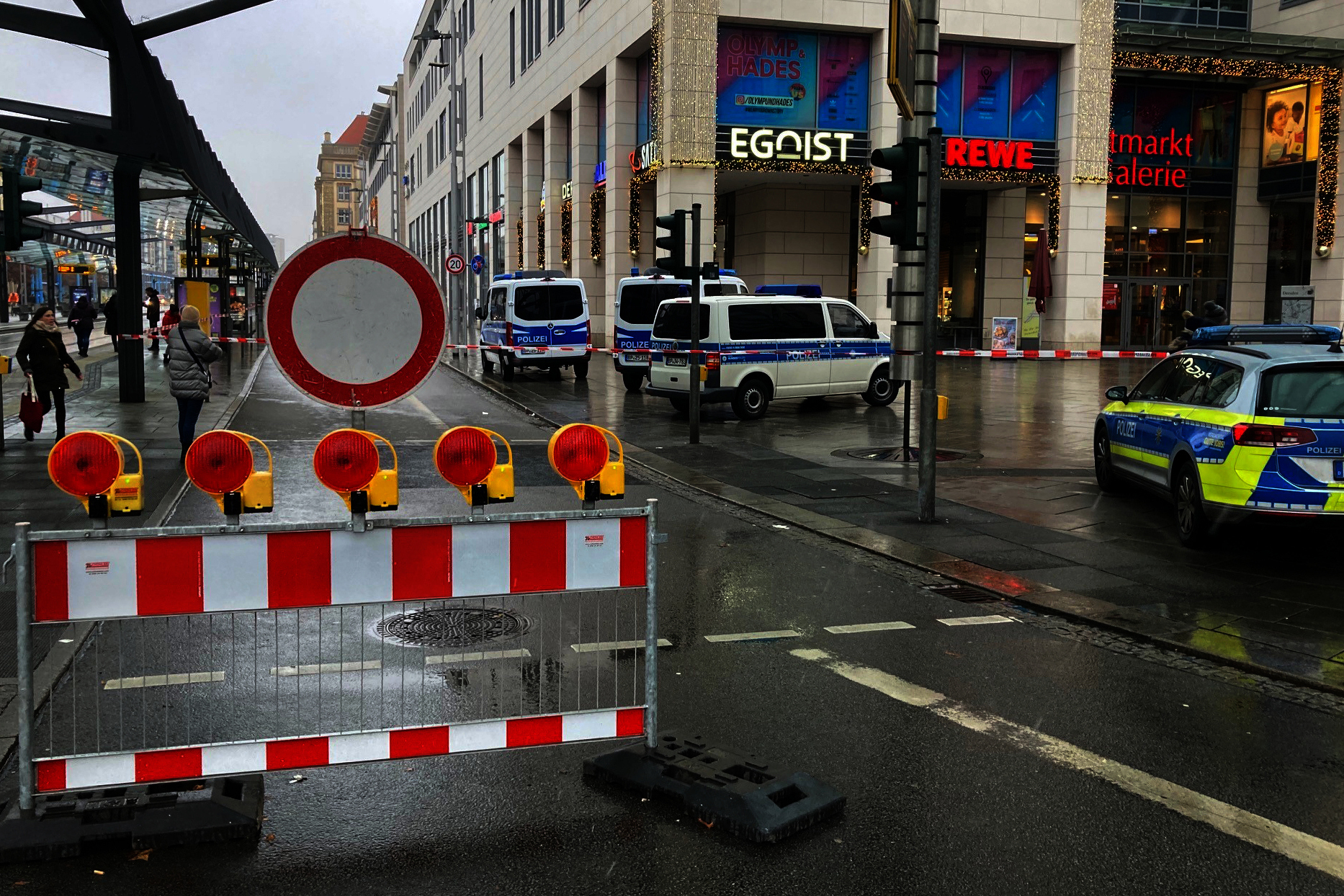 Оцепленная зона в центре Дрездена. Фото Йорг Шуриг / AP / Scanpix / LETA.